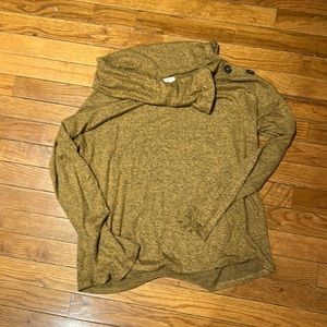 Women’s sweater, size small
